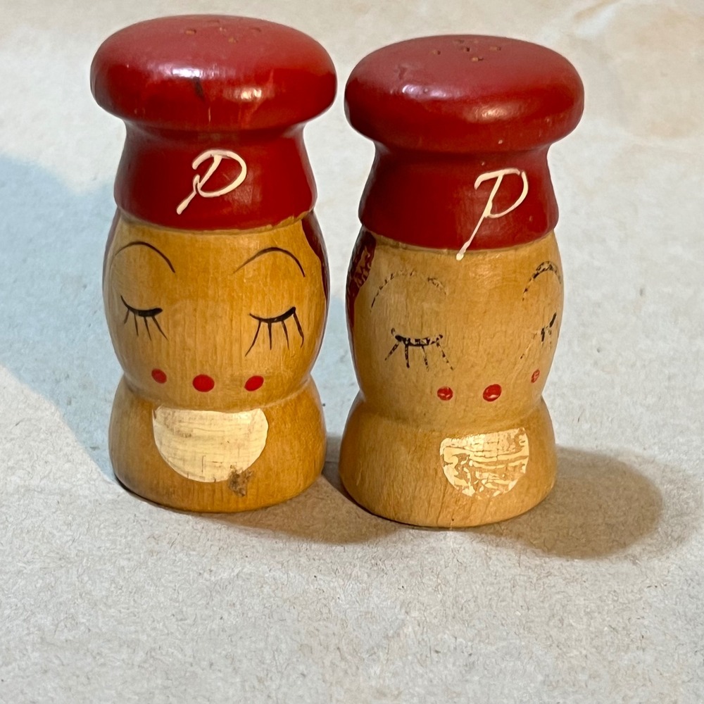 Vintage Salt Pepper Shakers Wood Red Chef Japan Sleepy Face Set